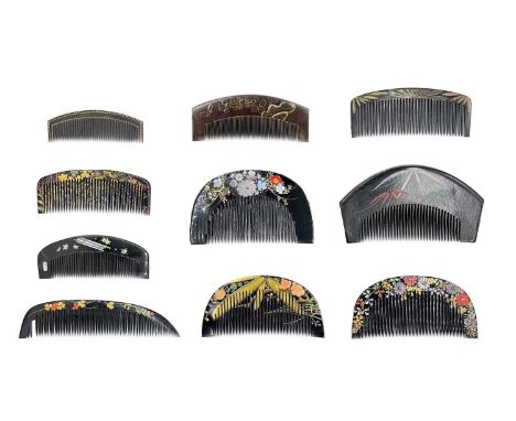 A Japanese black tortoiseshell & mother-of-pearl inlaid comb, Showa period. Signed, 3.5 x 8.5cm; a Japanese black lacquer com