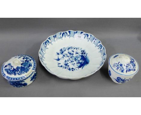 Collection of 18th century blue and white Worcester to include a fluted dish, a butter tub and cover and a three flower patte