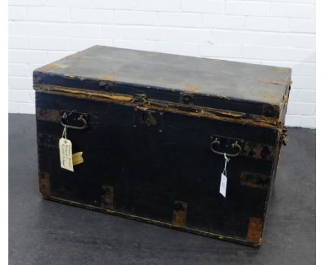 Silver chest / storage trunk, 52 x 84cm 