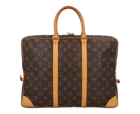 LOUIS VUITTON Aktentasche "PORTE DOCUMENTS". Monogram Canvas Serie mit naturbelassenem Leder und goldfarbener Hardware. Innen