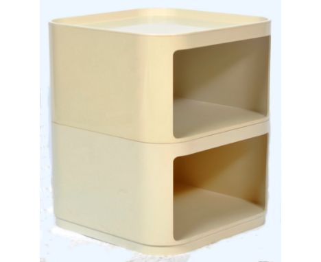 A. Castelli - Kartell - A retro vintage 20th Century projection moulded white plastic stacking container / side table / stora