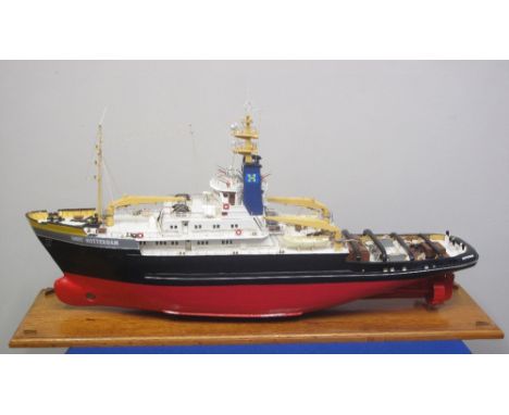 Large scale model of the Dutch tug: Smit of Rotterdam, in glazed case.(B.P. 24% incl. VAT)