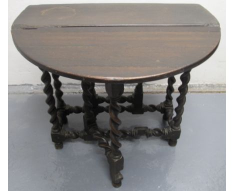 SMALL 17TH CENTURY OVAL OAK DROP LEAF, GATE LEGGED TEA TABLE with barley sugar turned under frame.  92 x 78 x 66cm.(B.P. 24% 