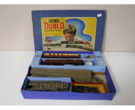A Hornby Dublo electric train set, boxed