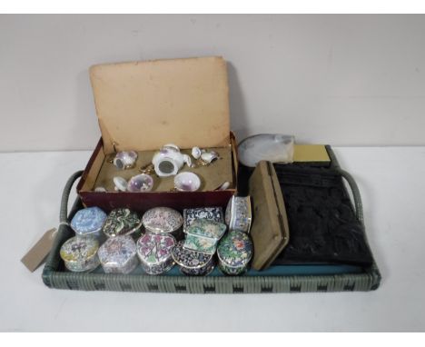 A tray of William Morris collection china, trinket pots, carved figures, shell dish, miniature tea service, etc 