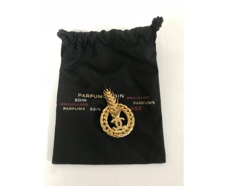 A vintage Chanel clip brooch