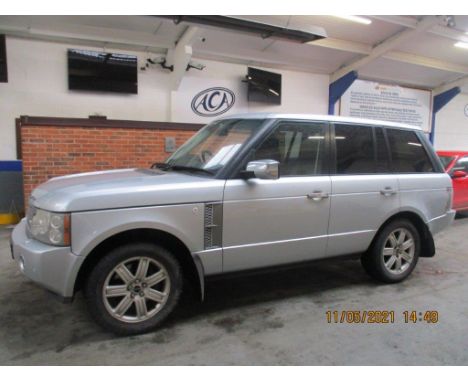 Make &amp; Model: R/Rover Vogue TDV8Date of Reg: DG57 OPTColour: Silvercc: 3628MoT: 23-10-2021Fuel Type: DIESELMileage: 147kT