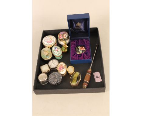 A selection of various vintage patch and snuff boxes including modern examples and boxed Halcyon Days enamel