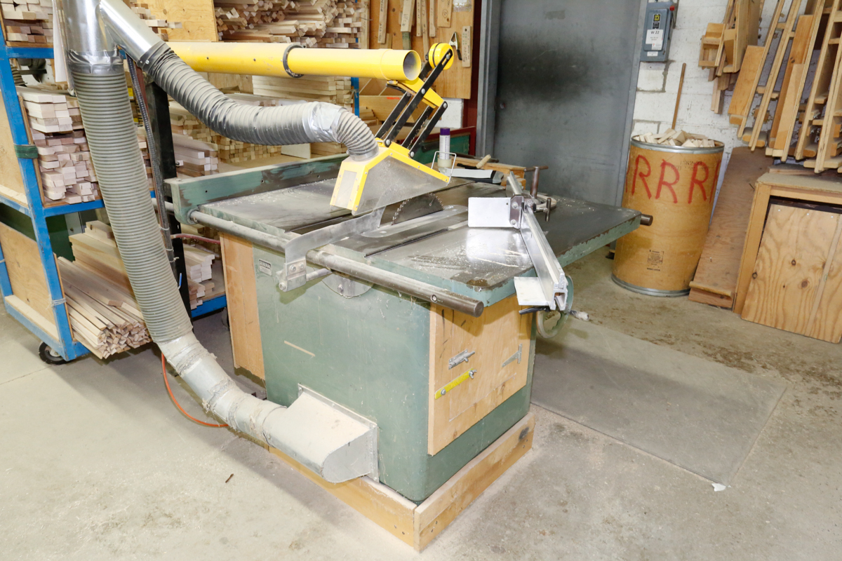 GENERAL TABLE SAW MOD. 550, W/ EXCALIBUR ARM. 12" BLADE, 600 VOLTS, S/N