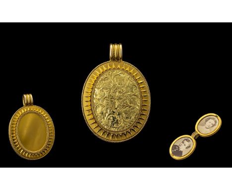 Italian Mid 19th Century Etruscan Revival 18ct Gold Double Locket / Pendant of Oval Form, Helenistic Borders, Attributed to F