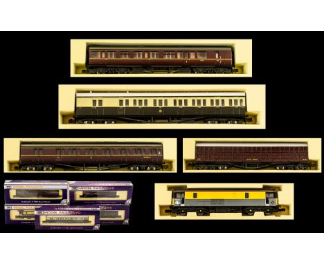 Dapol Model Railways N Gauge 1.148 Scale Models Railway Coaches 5 boxed in total. Comprises NB005 British Rail B Set Coach no