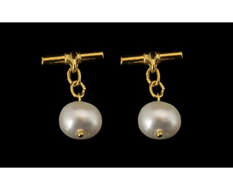 Pair of Pearl Cufflinks. In Good Condition - Please See Photo to Confirm. 