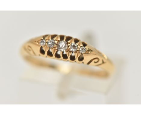 AN EARLY 20TH CENTURY, 18CT GOLD DIAMOND BOAT RING, old cut and single cut diamonds, openwork gallery with scrolling shoulder