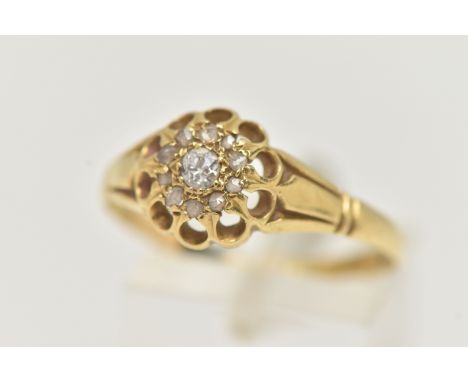 AN 18CT GOLD DIAMOND CLUSTER RING, circular cluster, set with a central old cut diamond, within a surround of rose cut diamon