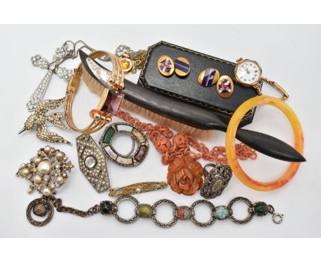A BAG OF ASSORTED ITEMS, to include a boxed pair of enamel yellow metal chain link cufflinks, a ladies rolled gold manual win