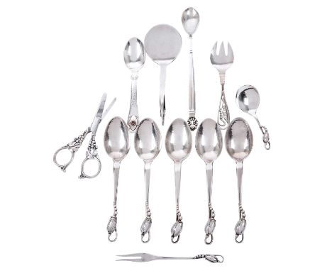 GEORG JENSEN Konvolut versch. Besteckteile, 12tlg.,925 Silber, 20. Jh., bestehend aus 5 x Dessertlöffel "Blossom", Nr. 84, 1 