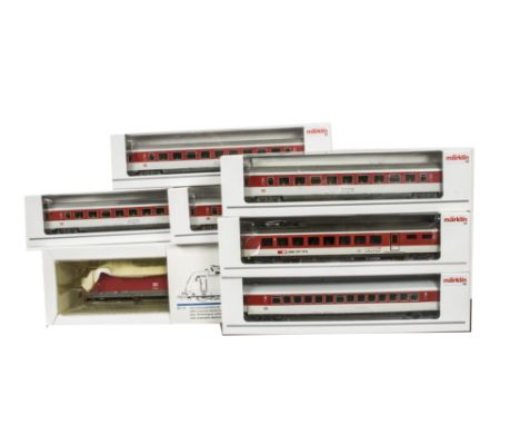 Boxed Märklin HO Gauge 3-rail/stud contact 34371 Electric Locomotive and Coaching Stock, the loco dealer-fitted for digital c