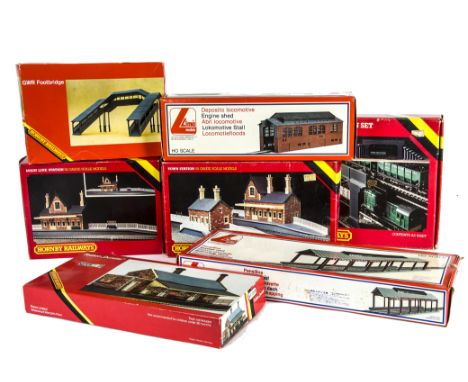 Hornby and Lima 00 Gauge Station Buildings and other Accessories, Hornby, R415 Hopper set, R414 Turntable Set, R188 Dunster S