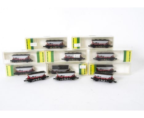 Minitrix N Gauge Hopper Wagons, a collection of 13632 HAA hopper wagons twenty five in plastic cases minus inserts, five unca