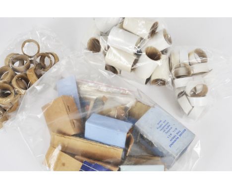 Hornby-Dublo 00 Gauge card insert Packing pieces and quantity of Wrenn packing rings, Dublo  including engine  protection car