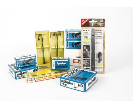 Boxed Märklin and Brawa HO Gauge Signals and Lighting Accessories, Märklin signals and fittings for the K-track system, inclu