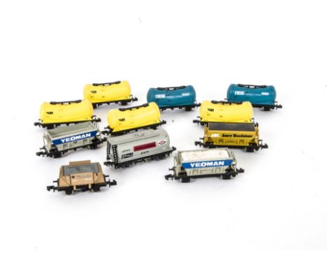Graham Farish  N Gauge Freight Stock, an unboxed collection of hopper and tank wagons in various liveries, F-G (50+)