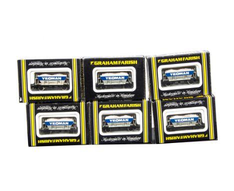 Graham Farish N Gauge Hopper Wagons, a boxed group of twenty one comprising 3514 Tunnel Bulk Cement Covered Hopper Wagons (7)