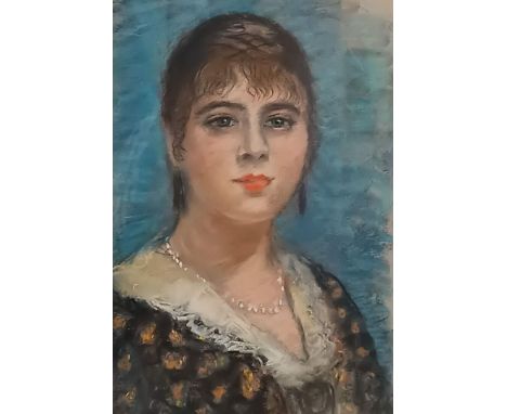 Charles CAMOIN (1879-1965)Portrait de jeune femme au collier de perlesFusainSigné en bas à gauche H. 53 cm - L. 42 cm Provena