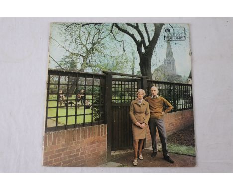 Vinyl - Fairport Convention Unhalfbricking (Island ILPS 9102) first press with early Island black block logo, sleeve with som