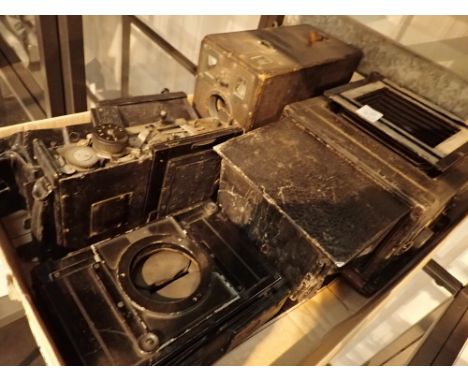 Three Goltz and Breutmann mentor camera bodies including Nachtreflex and falling plate camera 