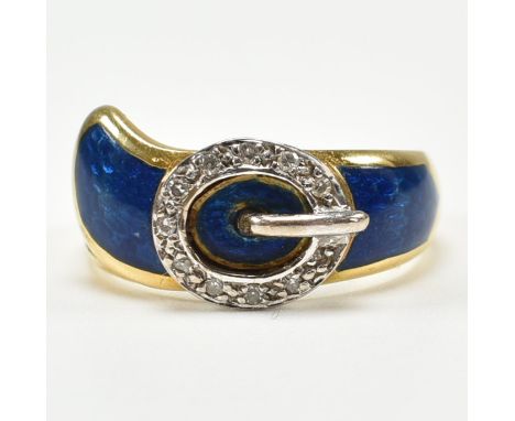 A hallmarked 18ct yellow gold, diamond &amp; enamel buckle ring. The ring in the form of a fastened belt having round cut dia