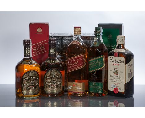 JOHNNIE WALKER GREEN LABEL 15 YEAR OLD
Blended malt Scotch whisky. 70cl, 43% volume. In carton.
JOHNNIE WALKER RED LABEL
Blen