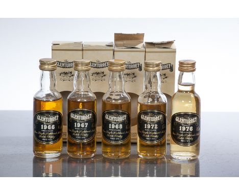 THE GLENTURRET VINTAGE SELECTION
THe Glenturret 1966 (40% vol, bs), The Glenturret 1967 (40% vol, bs), The Glenturret 1968 (4