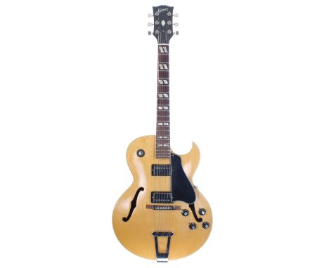 Gibson ES-175D hollow body electric guitar, made in USA, circa 1980; Finish: natural, probable lacquer overspray and specks o