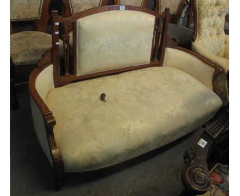 Edwardian rosewood inlaid parlour sofa on ring turned legs. (B.P. 21% + VAT) One caster has come off but is present. Some str