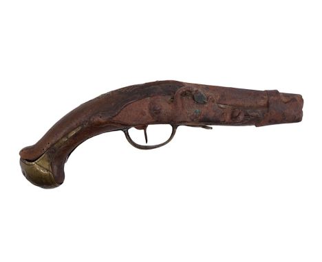 Lot 1. Kris, Südostasien, beschnitzter Griff, Holzscheide, Länge ca. 50 cm 2. Vorderlader, 19.Jahrhundert, starke Altersspure