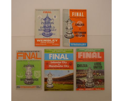 5 x FA Cup Final programmes consecutive years from 1966 to 1970 comprising 1 x Everton Vs Sheffield Wednesday May 14 1966, 1 