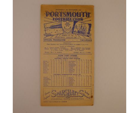 1 x Portsmouth 1947-48 Season Football League Division 1 football programme, Vs Stoke City Sept 3 1947, slight paper fade at 