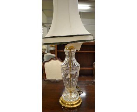 A good quality cut-glass table lamp with gilt metal base and silk shade, 58cm 