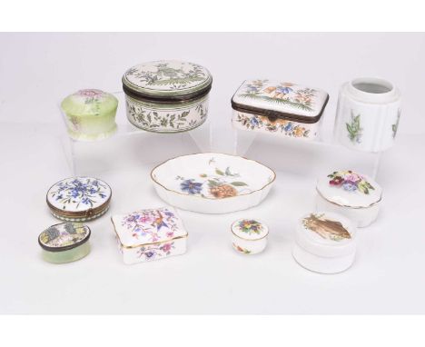 A group of patch and trinket boxes, comprising an 18th century South Staffordshire or Bilston 'Cheltenham Wells' oval patchbo