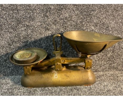 Vintage Avery kitchen weigh scales