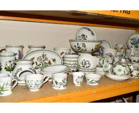 A QUANTITY OF PORTMEIRION BOTANIC GARDEN PATTERN TABLE AND GIFTWARE, comprising a boxed set of four measuring spoons, two ova