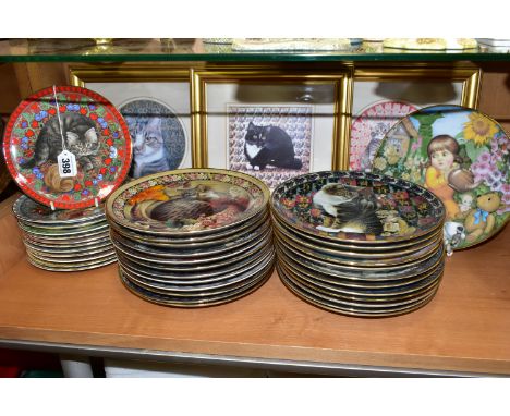 A QUANTITY OF CAT THEMED COLLECTORS PLATES, thirty eight plates, thirty five of which are boxed, including a boxed set of twe