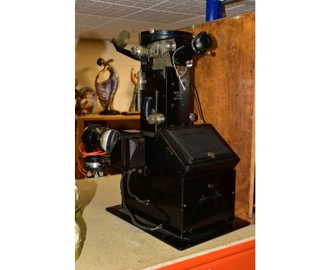 AN EARLY REICHENERT 107346 AUSTRIA PHOTOGRAPHIC MICROSCOPE, in original wooden case with key, light bulb and attachments (met