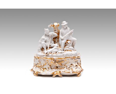 Inkwell with hunters, Austria / Hungary | height: 19.5 cm, width: 20 cm | glazed, gilded porcelain. Figures made of biscuit |