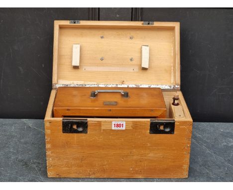 A WWII German Kriegsmarine barograph,&nbsp;possibly from a U boat, bearing brass plaque with serial number 506, 28cm wide, wi