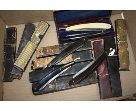 A QUANTITY OF VINTAGE CUT THROAT RAZORS