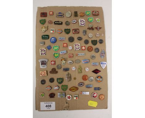 A COLLECTION OF VINTAGE PIN BADGES TO INCLUDE ENAMEL EXAMPLES