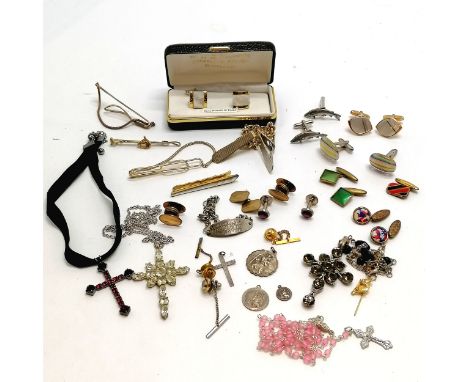 3 silver St Christophers (inc Georg Jensen), silver cross, crosses, boxed cufflinks &amp; qty of loose cufflinks (some odd) -