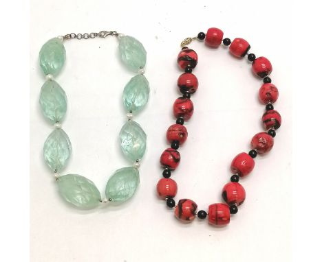 Fluorite (?) heavy large stone bead necklace with baroque pearl detail and silver clasp - 42cm &amp; 245g t/w strand of fresh